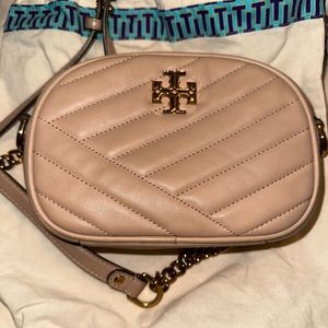 Tory Burch Kira chevron camera bag